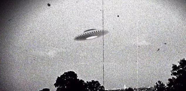最新UFO真实目击视频，深度解析与个人观点观察报告