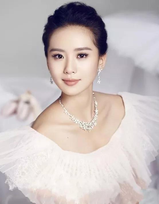 🌟蒙古国最闪耀的女明星，美丽与才华并存🌟